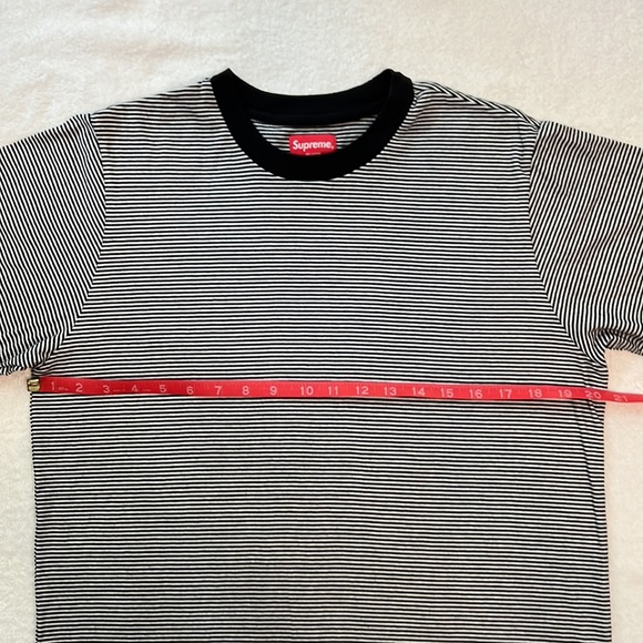 Supreme black & white short sleeve t-shirt, men’s size M - Picture 3 of 9